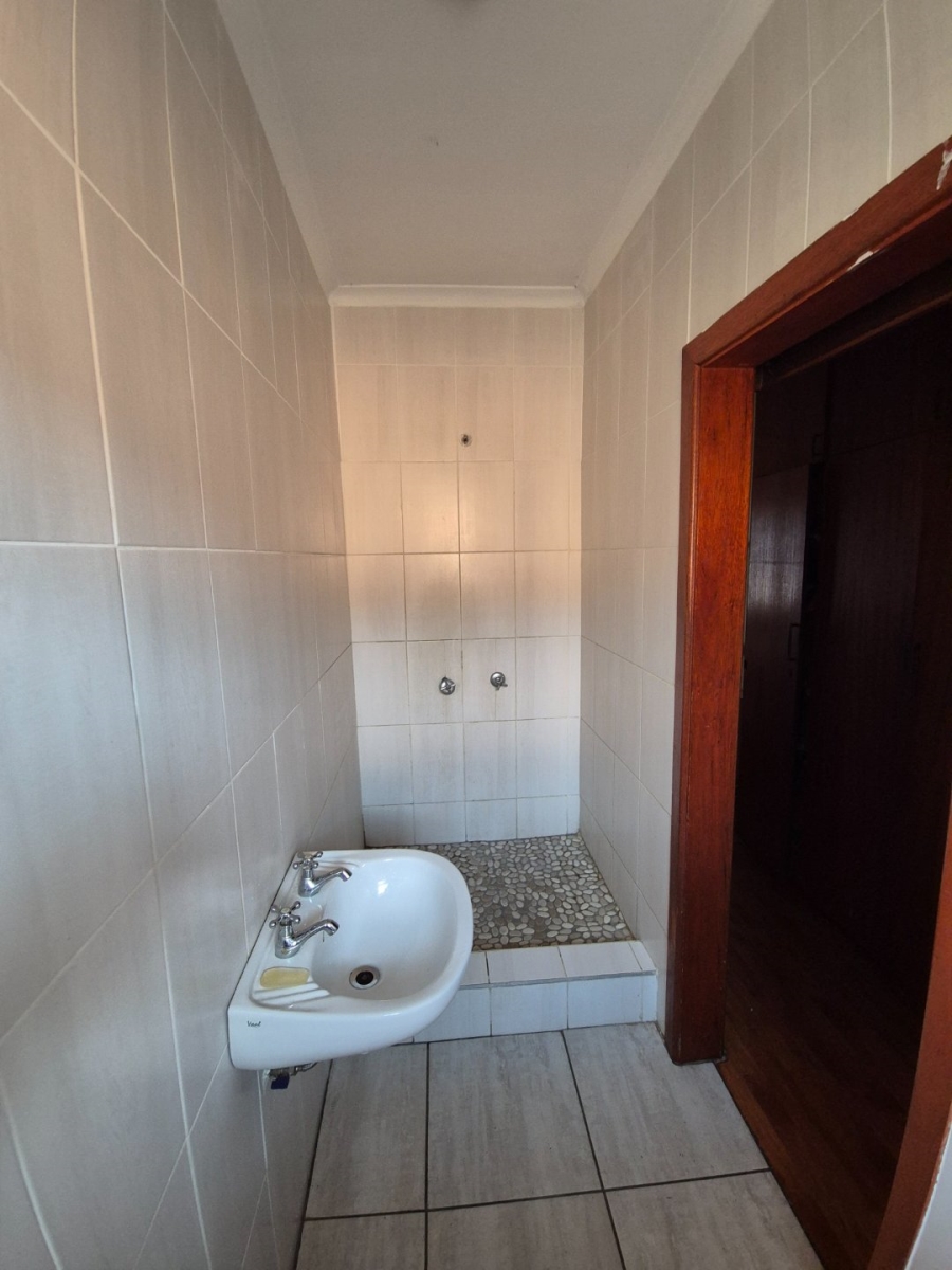 4 Bedroom Property for Sale in Kwamagxaki Eastern Cape